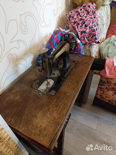 Швейная машина Singer
