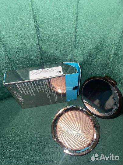 Компактная пудра - хайлайтер Estee lauder