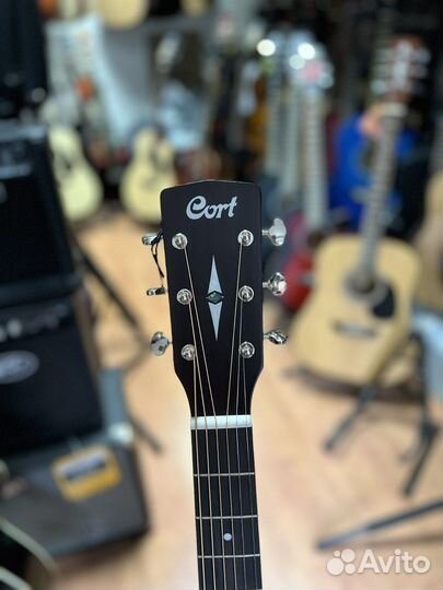 Акустическая гитара