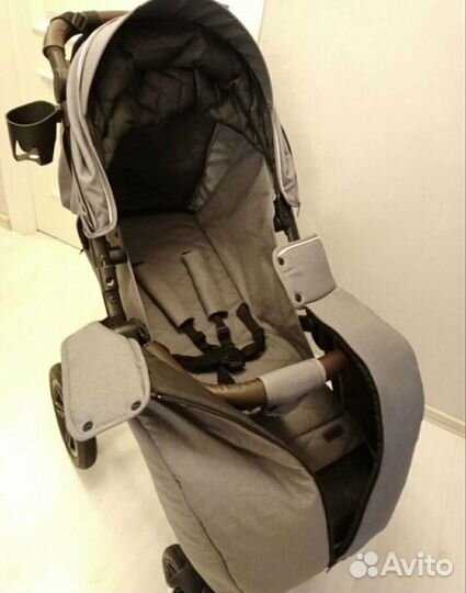 Прогулочная коляска bubago cross