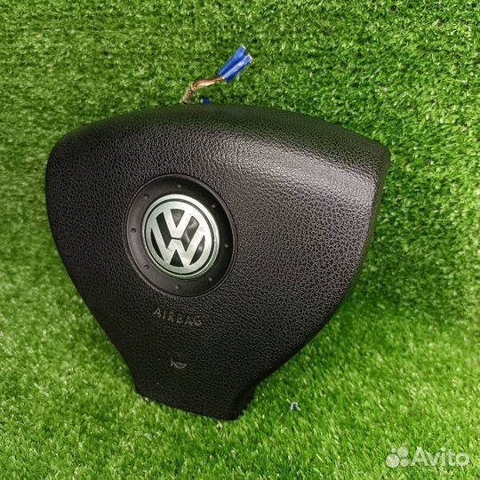 Подушка безопасности водителя Volkswagen Golf 5