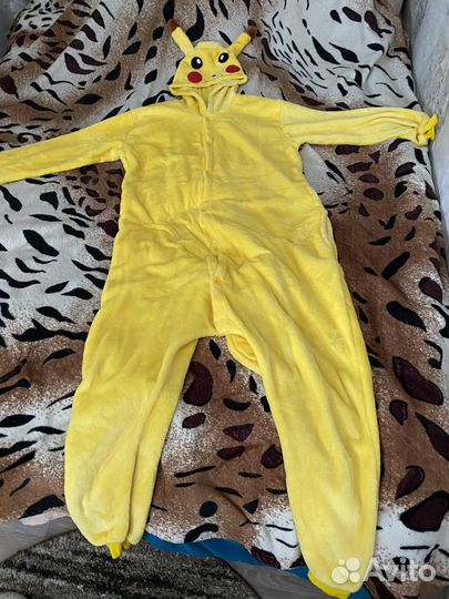 Кигуруми в виде пикачу