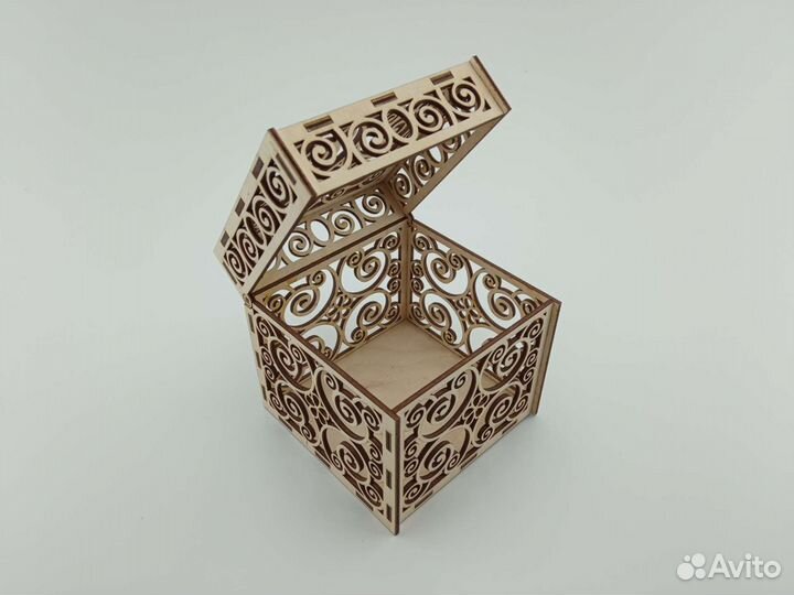 Лазерная резка оргстекла, фанеры