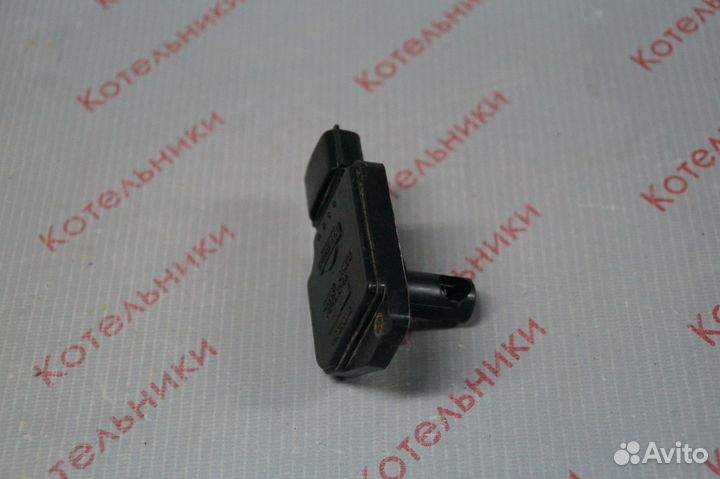 Nissan 22680-2J200 Датчик расхода воздуха