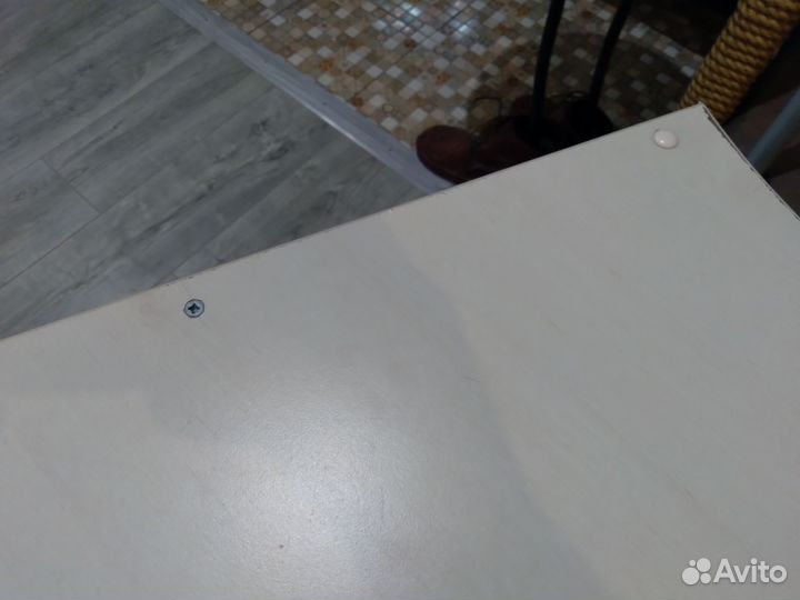 Маникюрный стол с тумбами