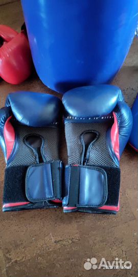 Боксерская груша, перчатки и лапы