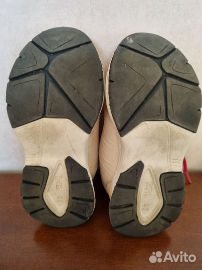 Кроссовки для девочки