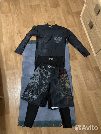 Ни разу не надевал