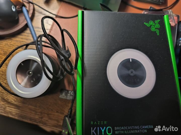 Вебкамера с подсветкой razer kiyo как новая