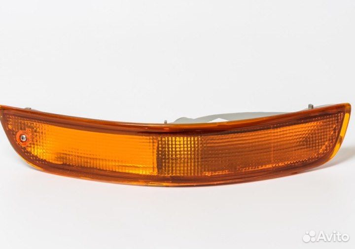 Указатель поворота нижний правый Corolla 100 лб