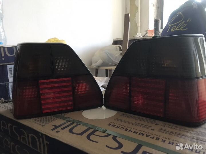 Задние фонари Golf 2 Hella red black