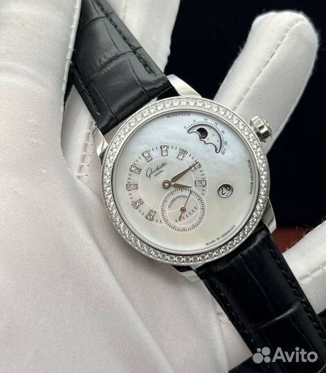 Женские наручные часы glashutte