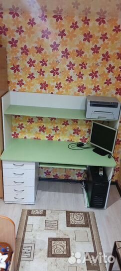 Письменный стол