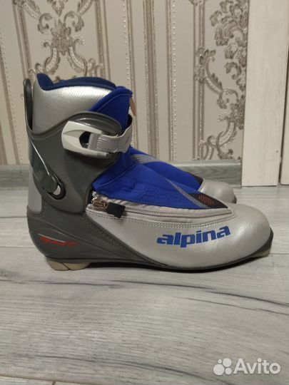 Новые лыжные ботинки коньковые Alpina/NNN/41-42р