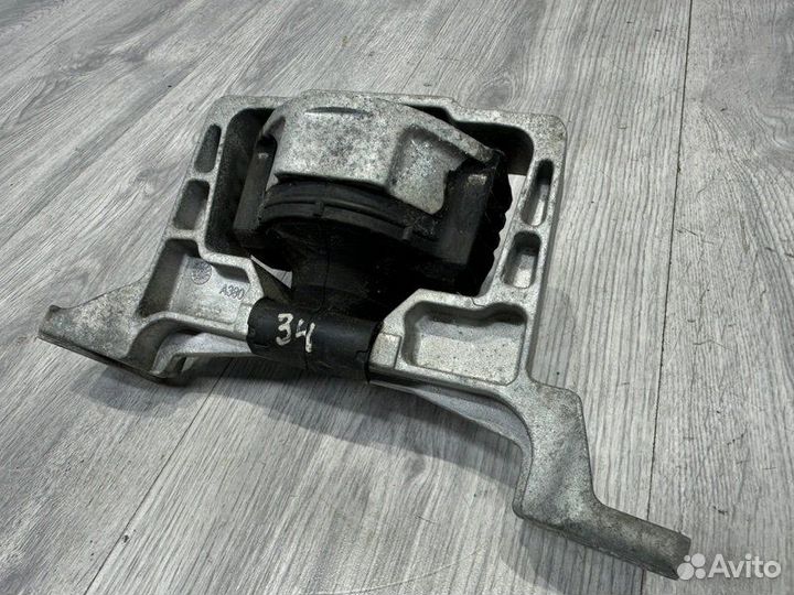 Опора двигателя правая Ford Focus 3 pnda 2012
