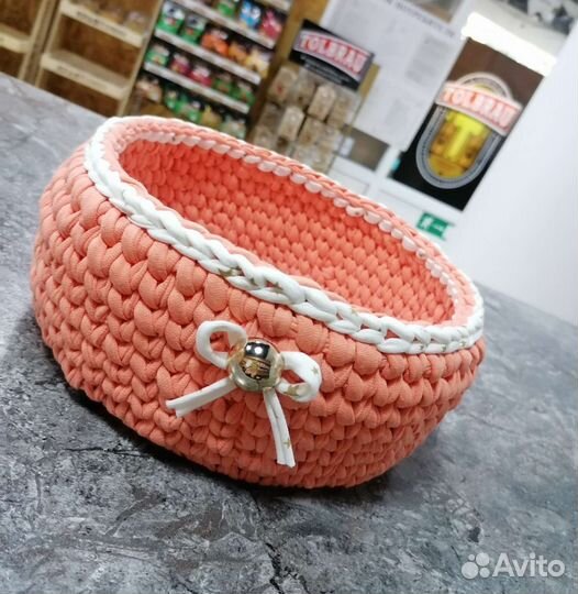 Вязаная корзинка