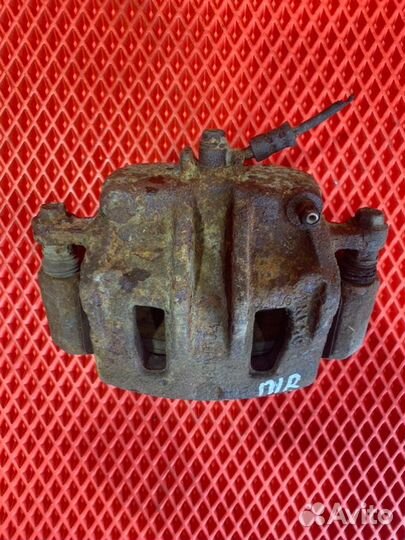 Суппорт тормозной передний правый Hyundai Santa Fe