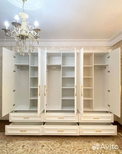 Шкаф на заказ прямой распашной