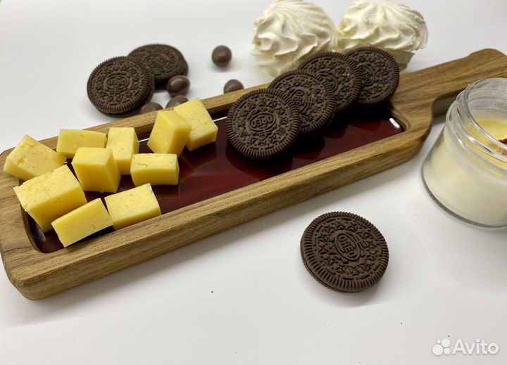 Сырная тарелка/менажница с эпоксидной смолой