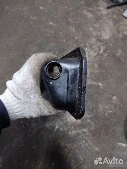 Крышка клапанная Volkswagen Passat B5