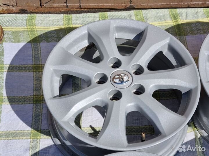 Диск литой Toyota r16, 6.5x114.3 original