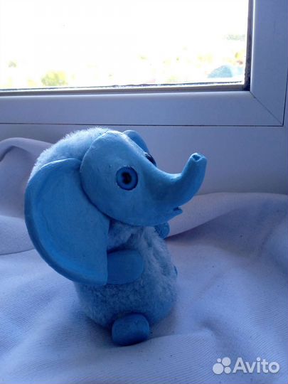 Слоник в смешанной технике