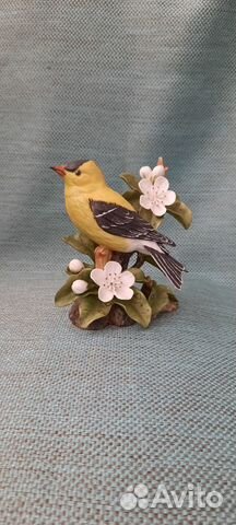 Винтажная фарфоровая статуэтка птичка
