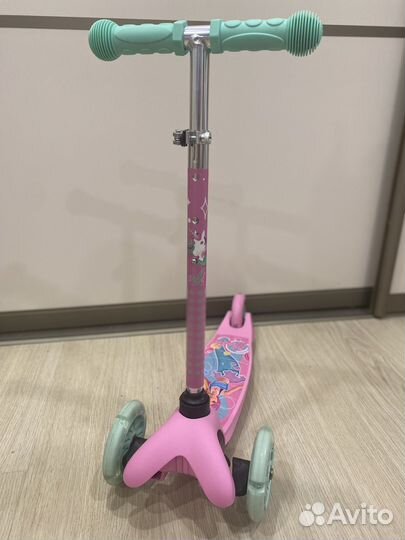 Детский самокат новый