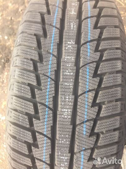 Комплект зимних колес 215/60/17