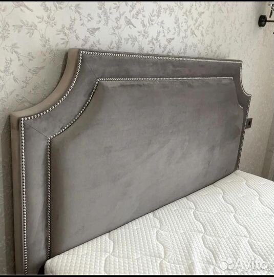 Кровать мягкая