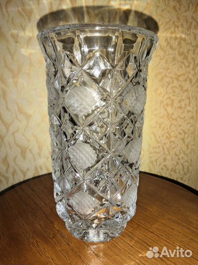 Ваза хрустальная