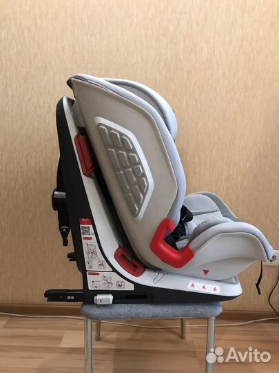 Автокресло Chicco Youniverse Fix 9-36 кг