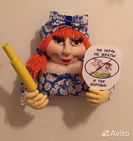 Кукла-магнит на холодильник