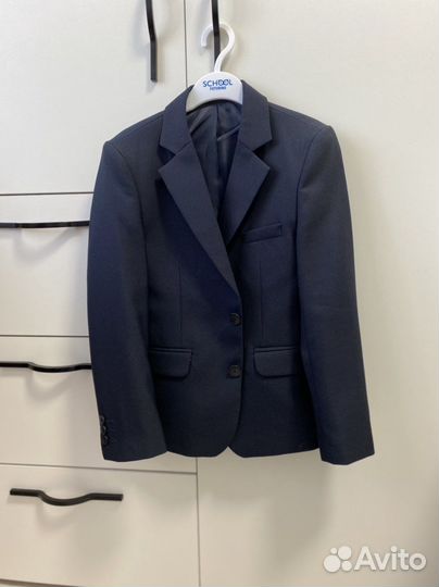 Школьный костюм для мальчика 134 новый