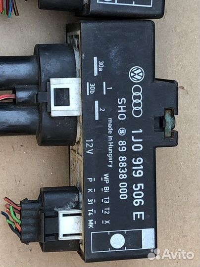 Реле вентилятора Фольксваген Гольф 4