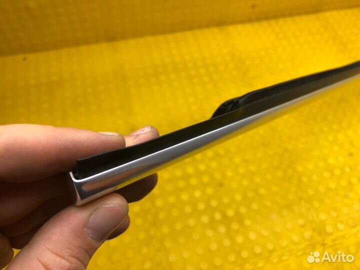 Б/У Уплотнитель опускного стекла В хорошем