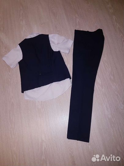 Школьный костюм+4 рубашки