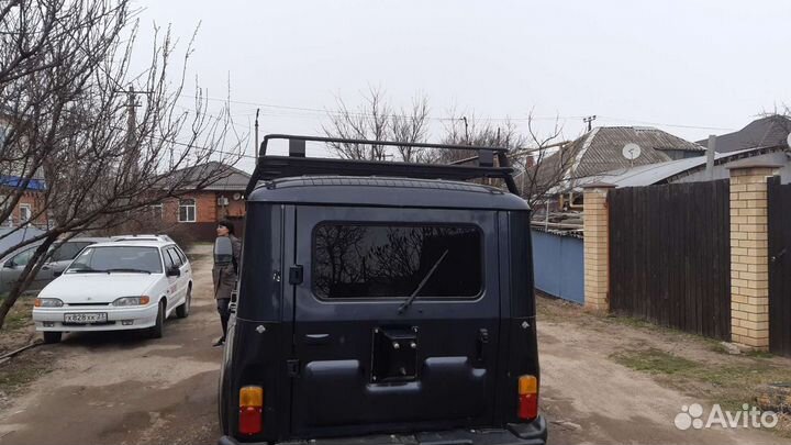 Продаёт багажник на автомобиль УАЗ хантер и 3151