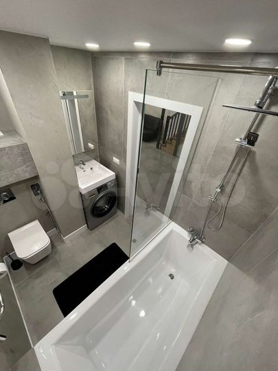 2-к. квартира, 65 м², 3/3 эт.