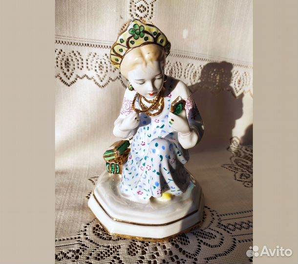 Статуэтка Малахитовая шкатулка лзфи Богданова О. М