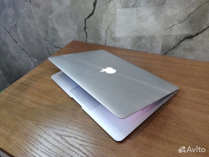 MacBook Air (i5 / 8gb / 128gb / 2015)