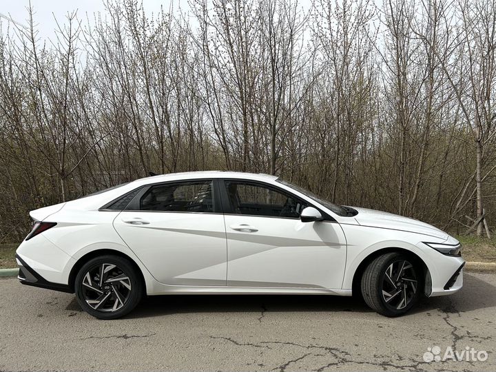 Hyundai Elantra 1.5 CVT, 2023, 90 км