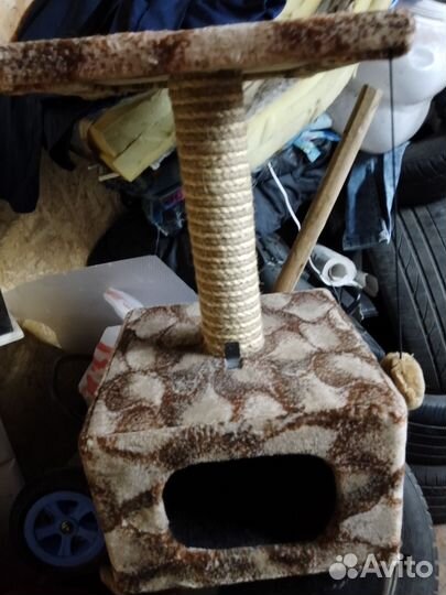 Домик для кошки с когтеточкой бу