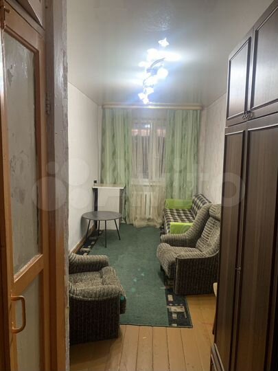 Комната 14 м² в 5-к., 4/4 эт.