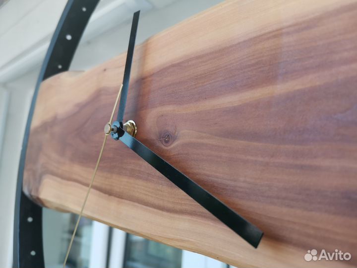 Часы настенные деревянные