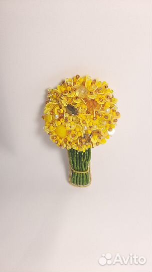 Брошь мимоза из бисера, букет