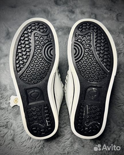 Circa - Hatchet 2009 dc adio globe fallen osiris