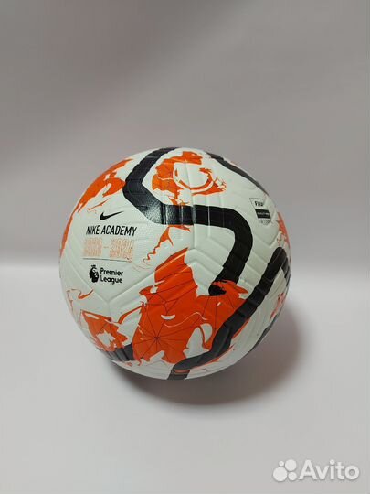 Футбольные мячи