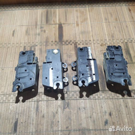 Ручка двери внутренняя Ford Focus 2 универсал 1