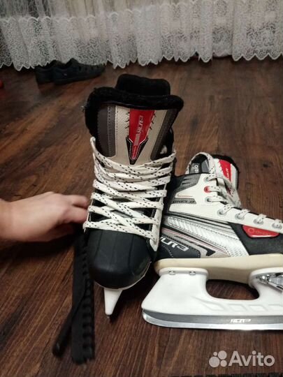 Коньки хоккейные детские